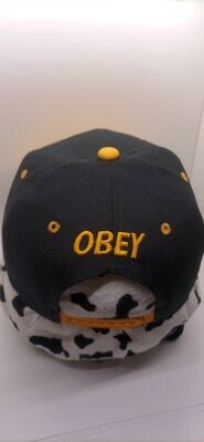 Capellino OBEY